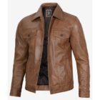 Casual men's camel brown trucker jacket, perfect for everyday wear and outdoor adventures